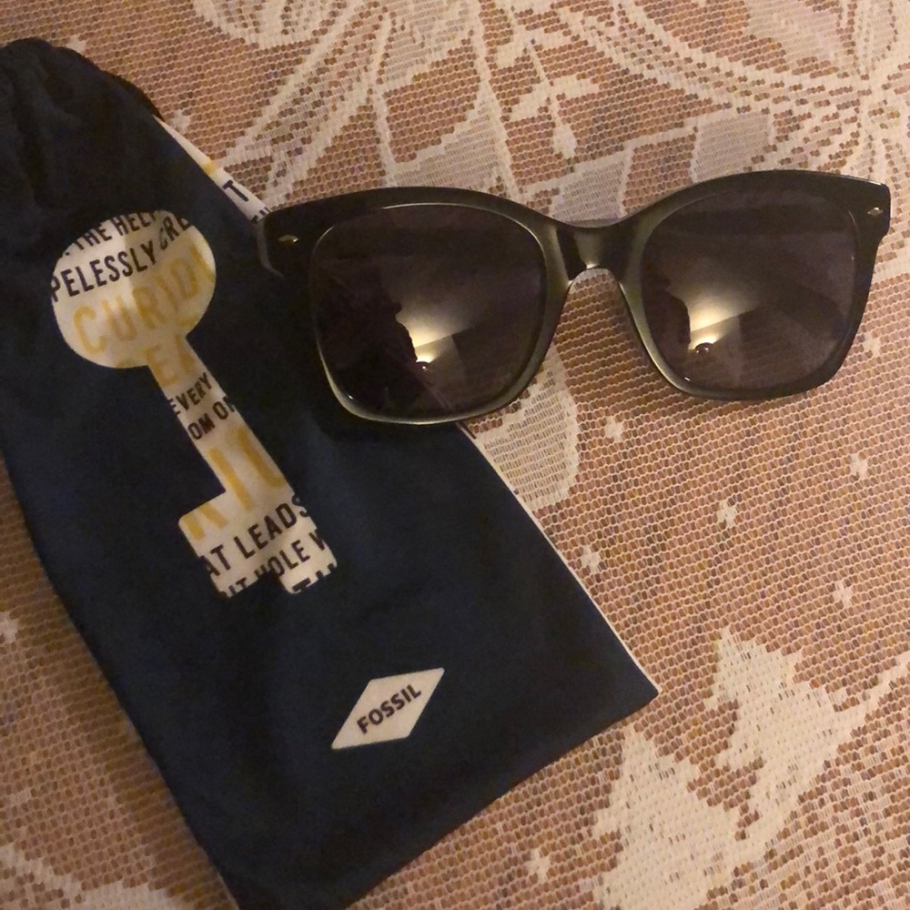 FOSSIL Sunglasses 🕶